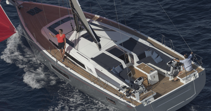 With four interior layouts, five rigging plans, three keel types, and a choice of 150 individual options, you'll have almost 700 possible combinations to choose from.