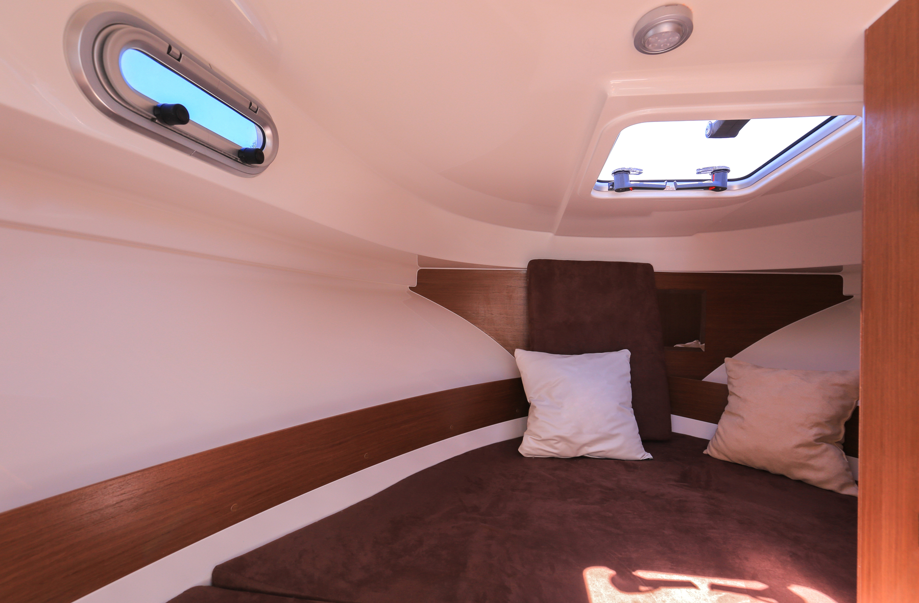 Boat bedding is a key part of onboard comfort, especially on long distance adventures. Photo: Viktorius/Pond5.