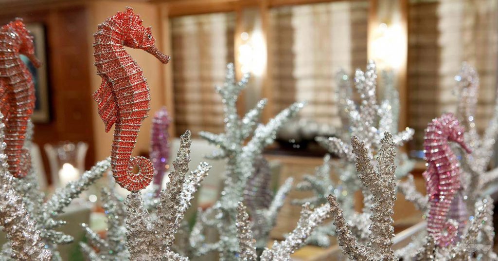 ISSA63m-seahorse-sculpture