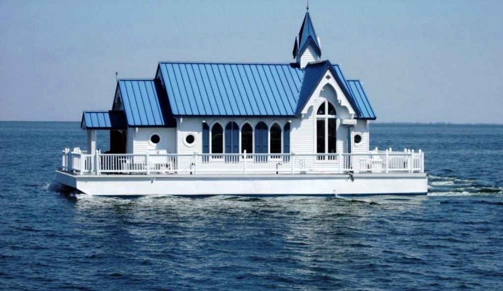 Beguiled-houseboat