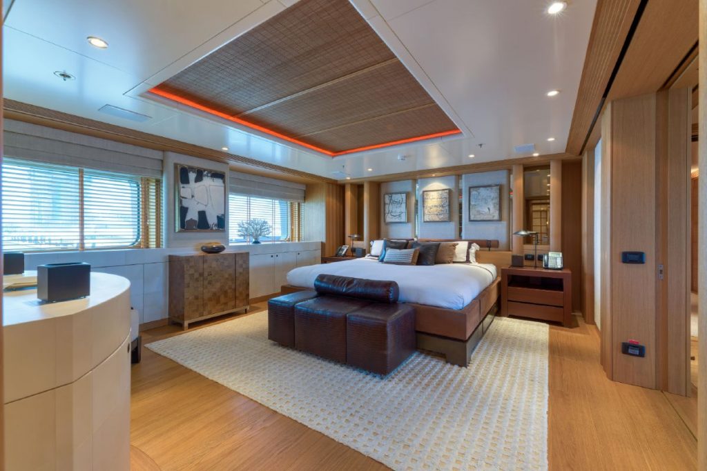 VIP-suite-on-superyacht-Kogo