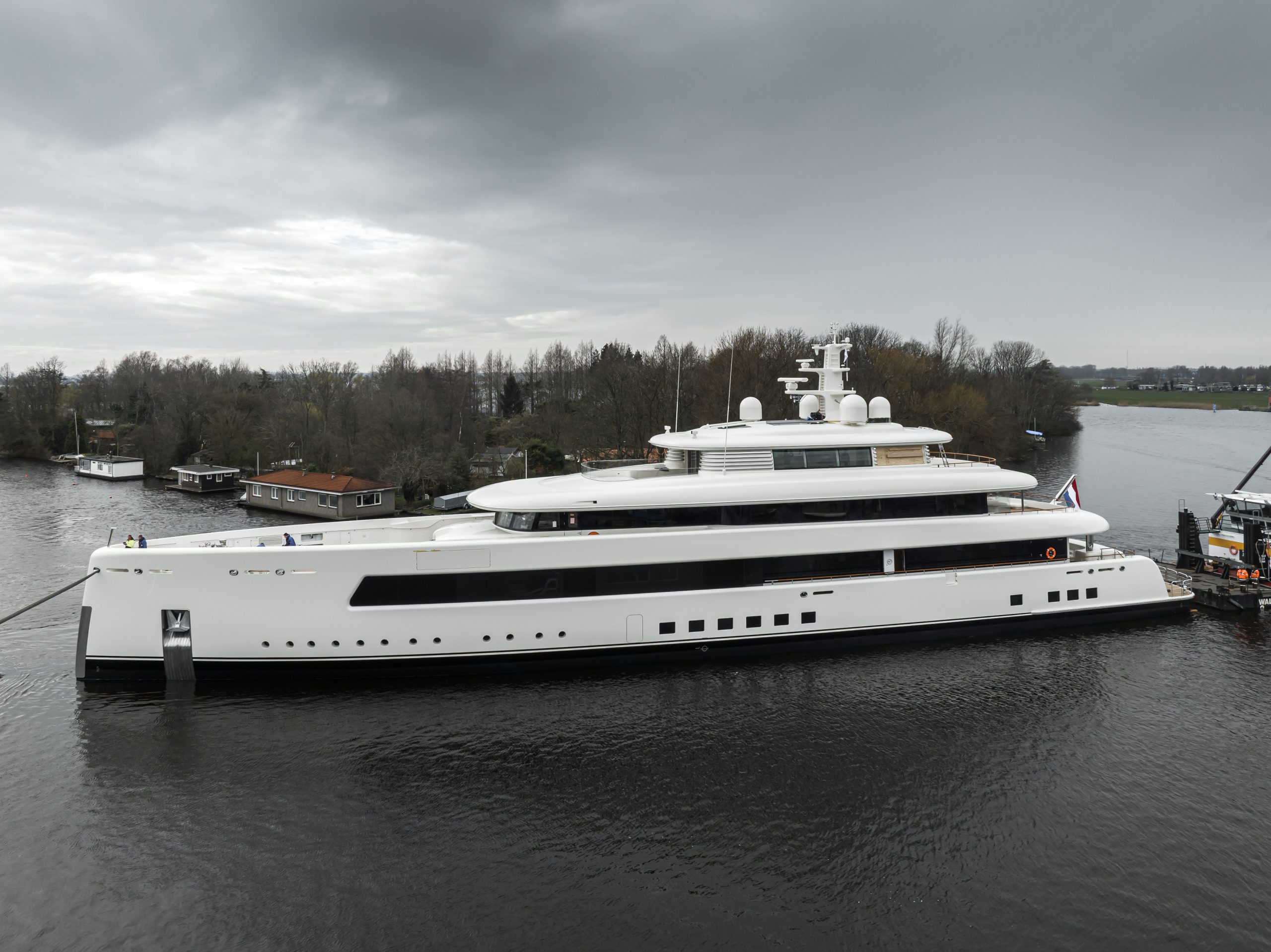 Feadship Project 823